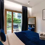 Close * Varšava