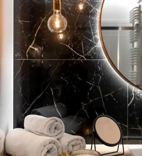 Golden - Luxury 2-bedroom, Mennica Residence&144 Appartement Varsovie